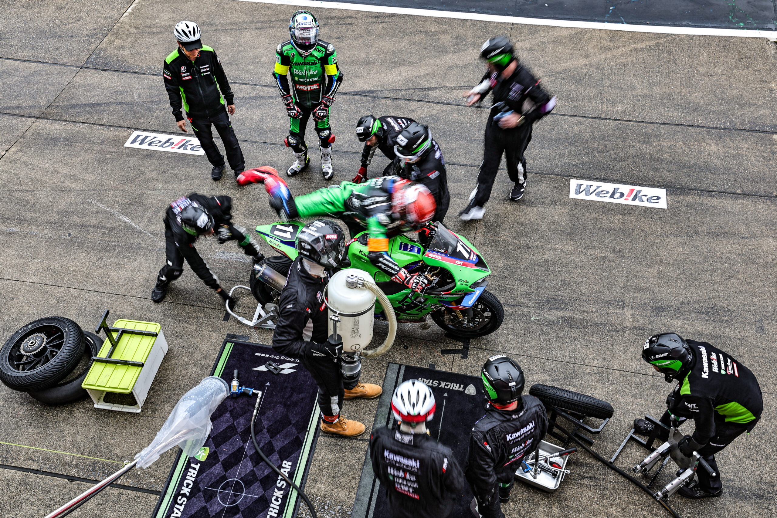 2026-8H-Suzuka-Race-Team Étoile, Hikaru OKUBO, Motoharu ITO, Kaito TOBA, M1000RR